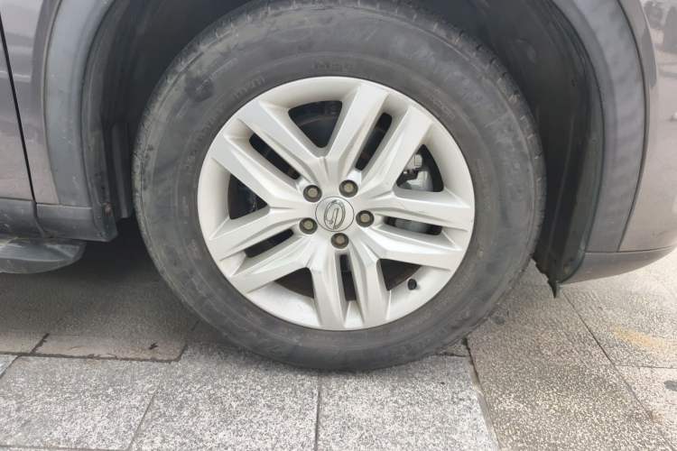 Used GAC Trumpchi GS5 2019 270T Automatic Elite Edition Right Front Wheel Hub