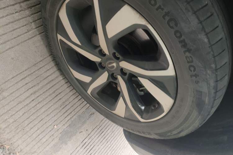 Used GAC Trumpchi GS5 2019 270T Automatic Luxury Edition Right Front Wheel Hub