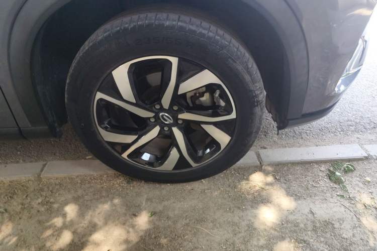 Used GAC Trumpchi GS5 2019 270T Automatic Luxury Edition Right Front Wheel Hub