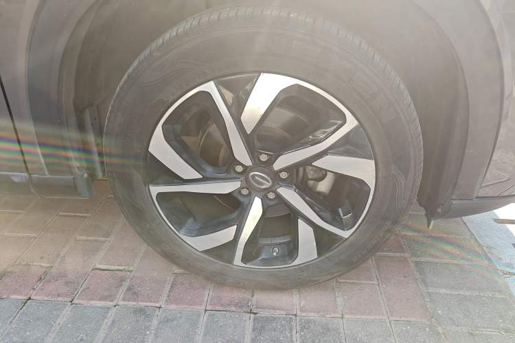 Used GAC Trumpchi GS5 2019 270T Automatic Luxury Edition Right Front Wheel Hub
