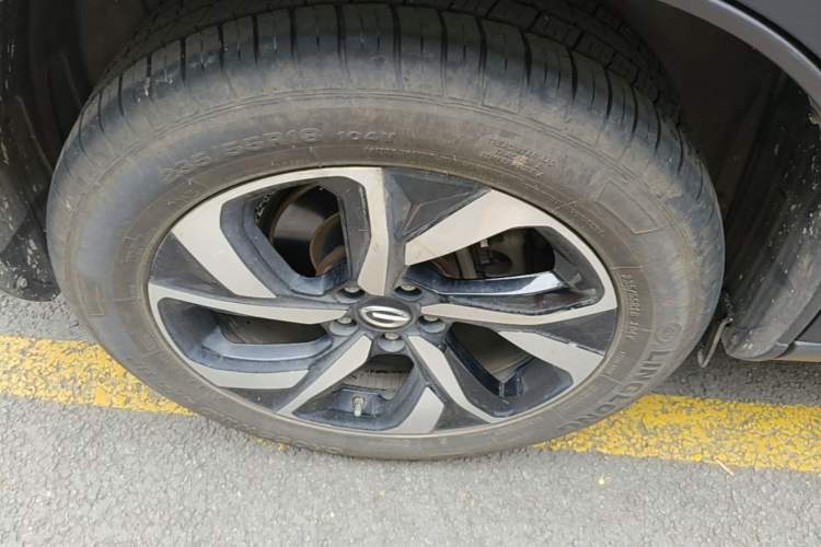 Used GAC Trumpchi GS5 2019 270T Automatic Luxury Edition Right Rear Wheel Hub