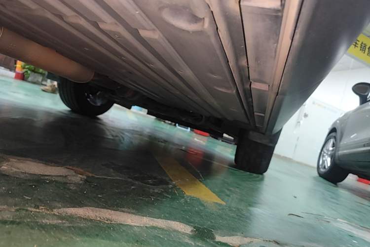 Used GAC Trumpchi GS5 2019 270T Automatic Prestige Edition Right Side Sill