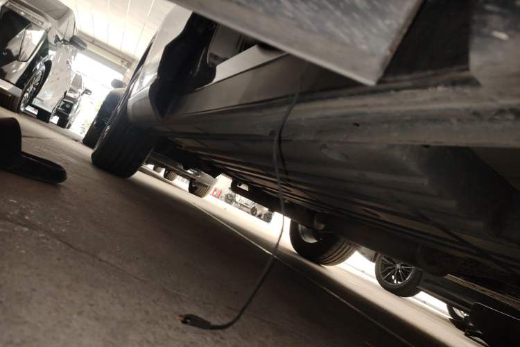 Used GAC Trumpchi GS5 2019 270T Automatic Luxury Edition Right Side Sill