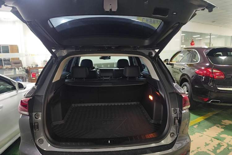 Used GAC Trumpchi GS5 2019 270T Automatic Prestige Edition Trunk