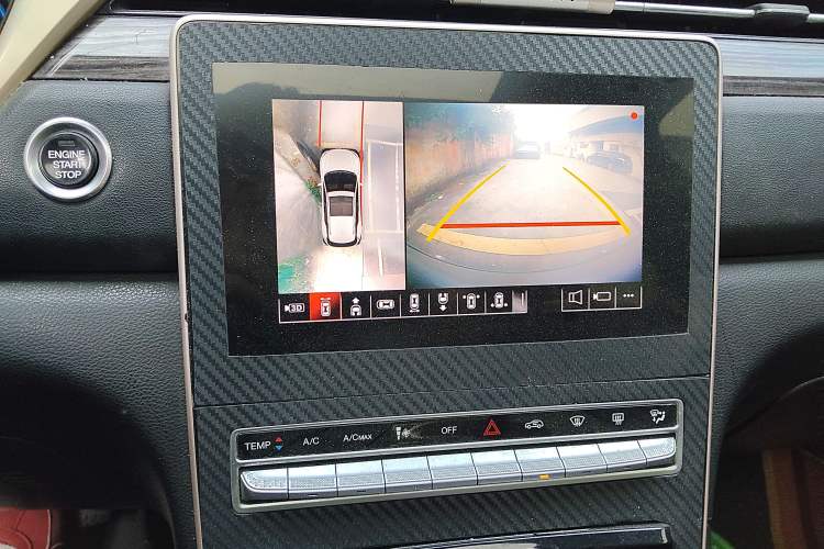 Used GAC Trumpchi GS5 2019 270T Automatic Elite Edition Audio And AC Panel
