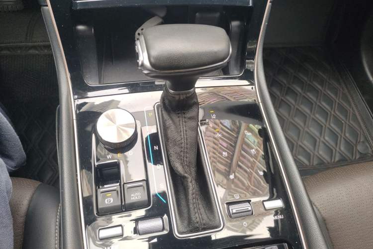 Used GAC Trumpchi GS5 2019 270T Automatic Prestige Edition Gear Lever