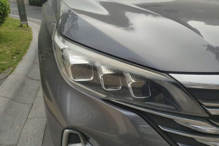 Used GAC Trumpchi GS5 2019 270T Automatic Prestige Edition Right Front Headlight