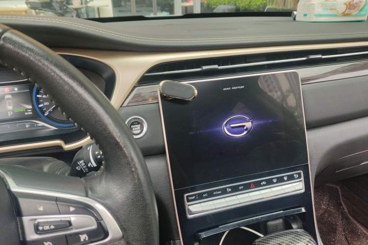 Used GAC Trumpchi GS5 2019 270T Automatic Elite Edition Audio And AC Panel