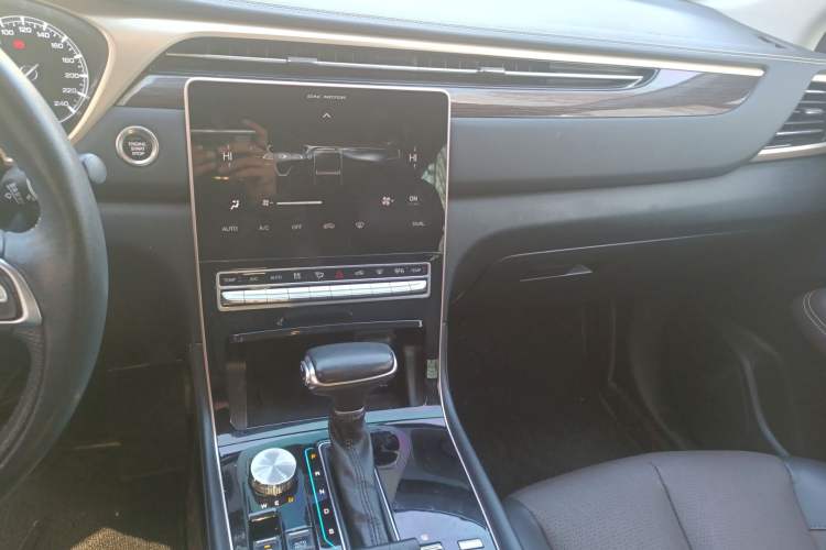 Used GAC Trumpchi GS5 2019 270T Automatic Luxury Edition Audio And AC Panel