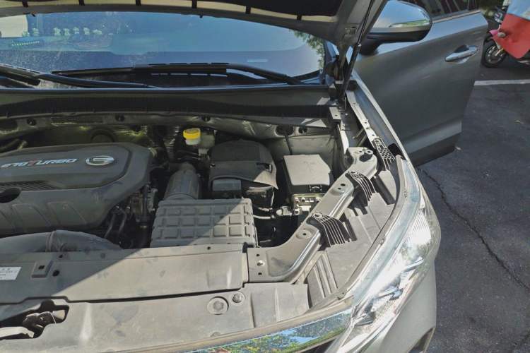Used GAC Trumpchi GS5 2019 270T Automatic Luxury Edition Engine Bay Left