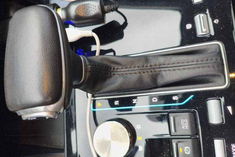 Used GAC Trumpchi GS5 2019 270T Automatic Luxury Edition Gear Lever