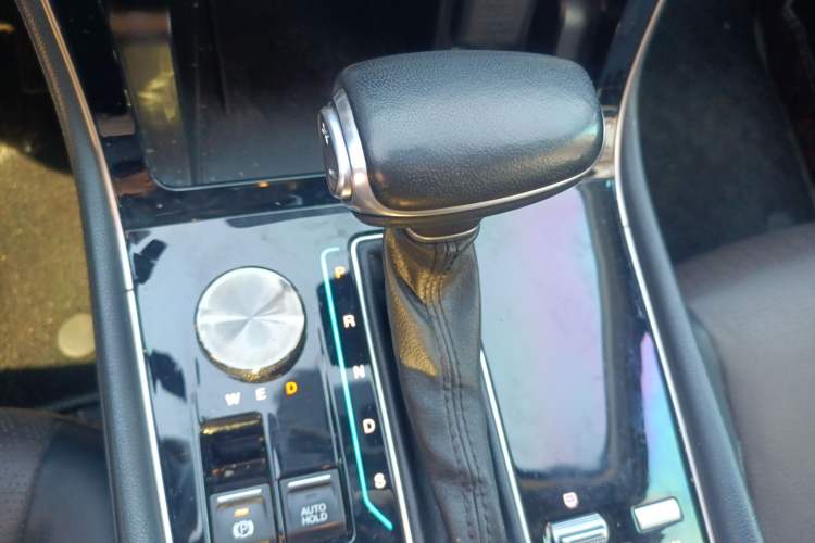Used GAC Trumpchi GS5 2019 270T Automatic Luxury Edition Gear Lever