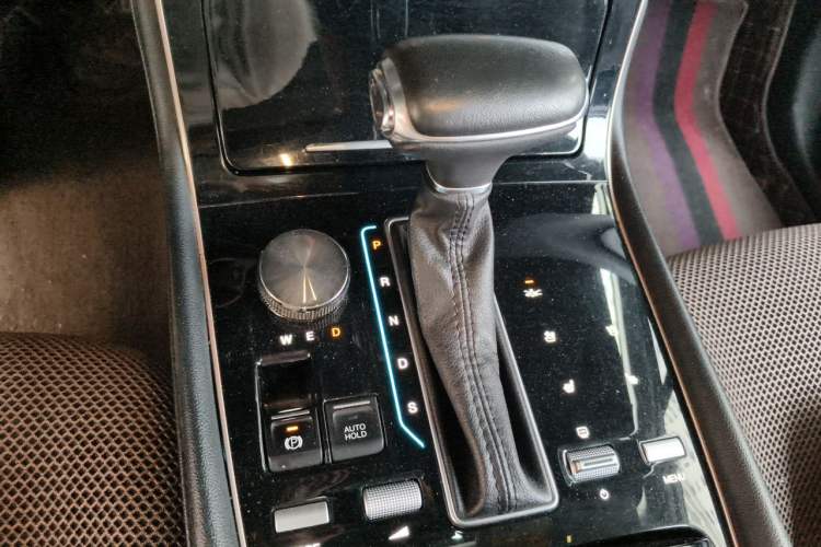 Used GAC Trumpchi GS5 2019 270T Automatic Luxury Edition Gear Lever