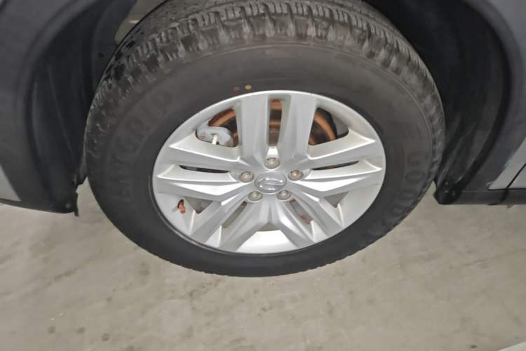 Used GAC Trumpchi GS5 2019 270T Automatic Elite Edition Left Front Wheel Hub