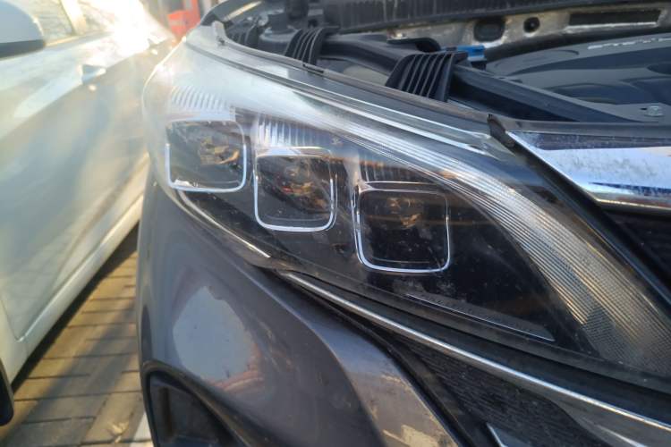 Used GAC Trumpchi GS5 2019 270T Automatic Luxury Edition Right Front Headlight