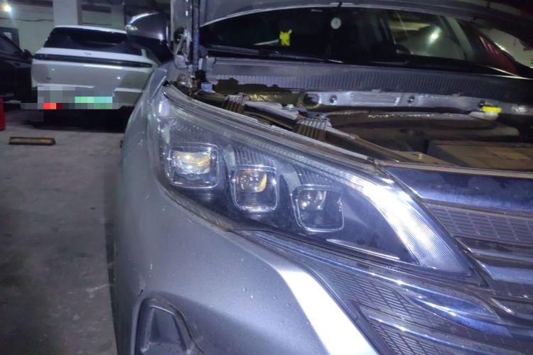 Used GAC Trumpchi GS5 2019 270T Automatic Luxury Edition Right Front Headlight