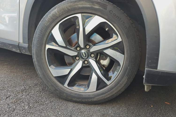 Used GAC Trumpchi GS5 2019 270T Automatic Luxury Edition Right Front Wheel Hub
