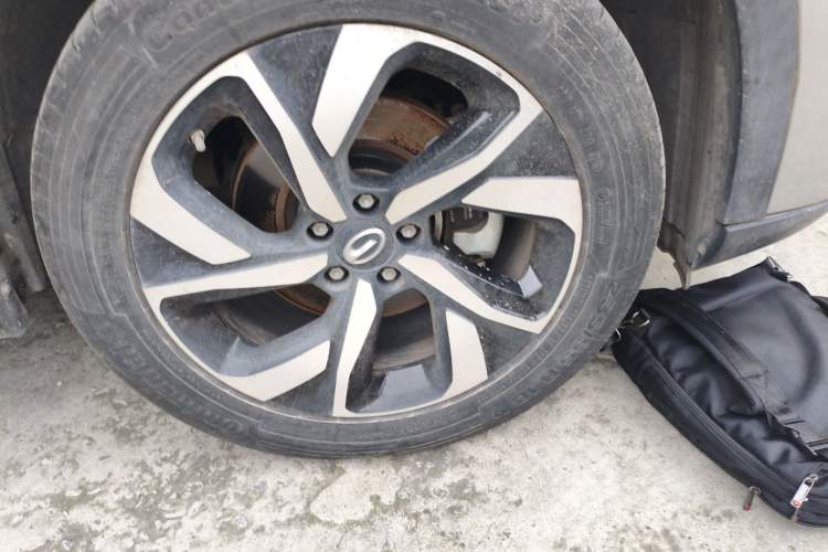 Used GAC Trumpchi GS5 2019 270T Automatic Luxury Edition Right Front Wheel Hub