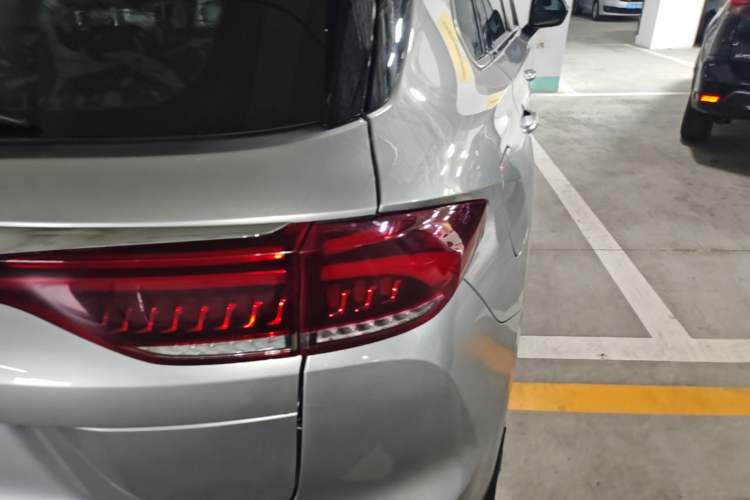 Used GAC Trumpchi GS5 2019 270T Automatic Elite Edition Right Rear Taillight