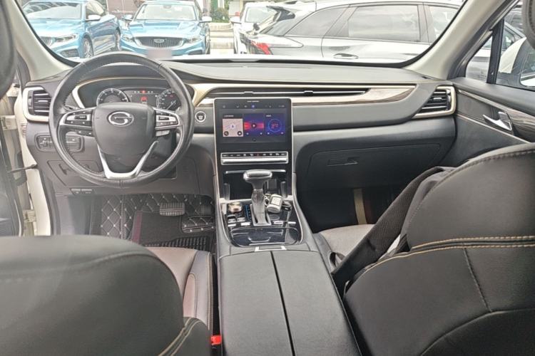 Used GAC Trumpchi GS5 2019 235T Automatic Luxury Edition Center Console