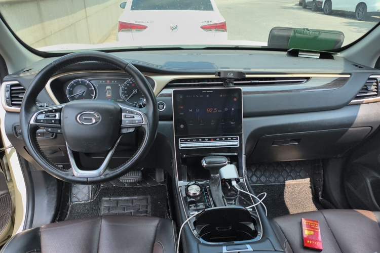 Used GAC Trumpchi GS5 2019 270T Automatic Luxury Edition Center Console
