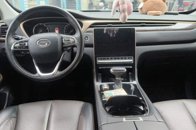 Used GAC Trumpchi GS5 2019 270T Automatic Luxury Edition Center Console