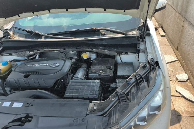 Used GAC Trumpchi GS5 2019 270T Automatic Luxury Edition Engine Bay Left
