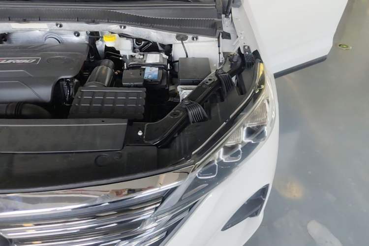 Used GAC Trumpchi GS5 2019 235T Automatic Luxury Edition Engine Bay Left