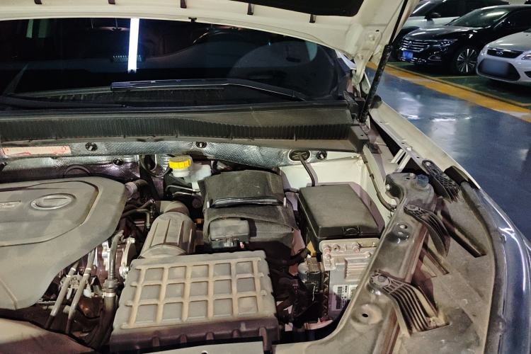 Used GAC Trumpchi GS5 2019 270T Automatic Prestige Edition Engine Bay Left