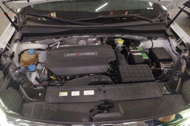 Used GAC Trumpchi GS5 2019 235T Automatic Luxury Edition Engine Bay