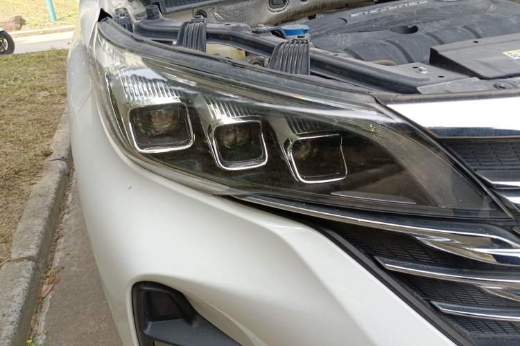 Used GAC Trumpchi GS5 2019 270T Automatic Luxury Edition Engine Bay Right