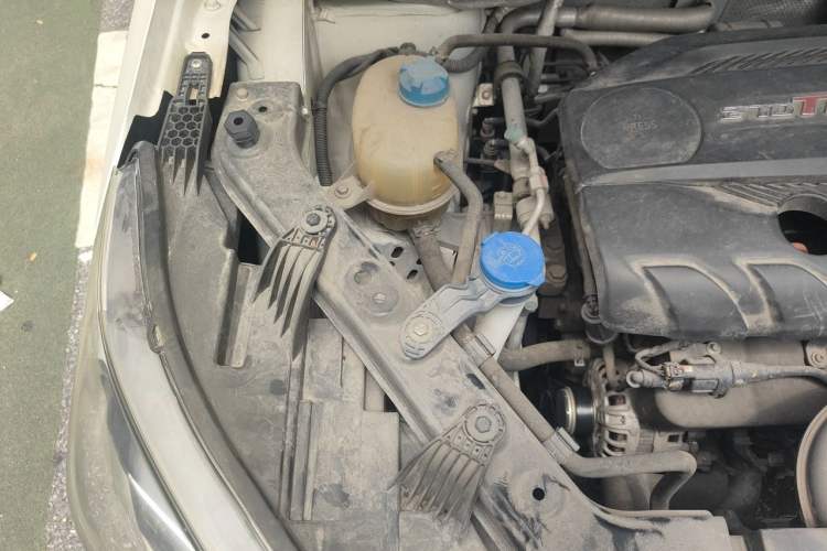 Used GAC Trumpchi GS5 2019 270T Automatic Elite Edition Engine Bay Right
