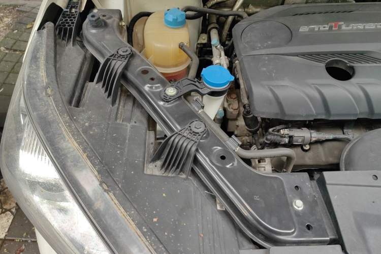 Used GAC Trumpchi GS5 2019 270T Automatic Luxury Edition Engine Bay Right