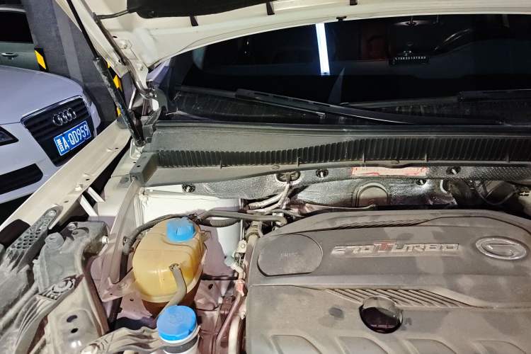 Used GAC Trumpchi GS5 2019 270T Automatic Prestige Edition Engine Bay Right