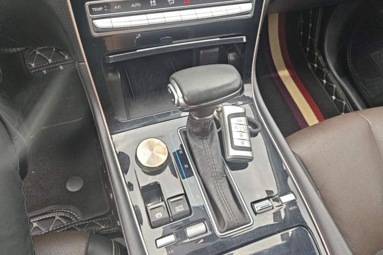 Used GAC Trumpchi GS5 2019 235T Automatic Luxury Edition Gear Lever