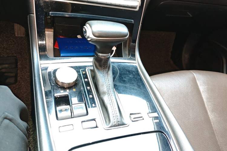 Used GAC Trumpchi GS5 2019 270T Automatic Luxury Edition Gear Lever