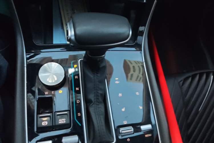 Used GAC Trumpchi GS5 2019 270T Automatic Luxury Edition Gear Lever
