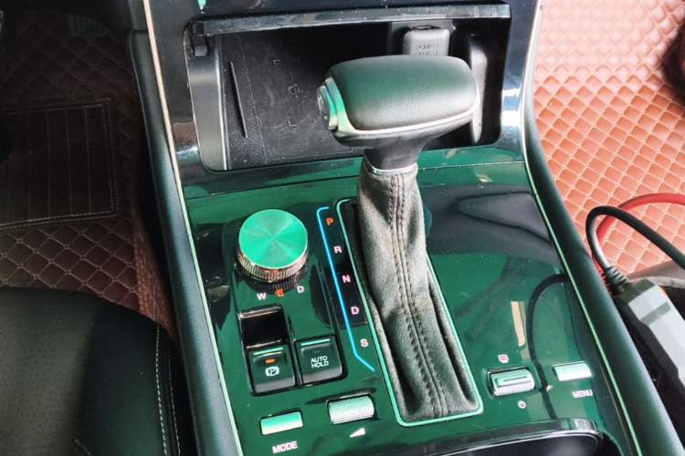 Used GAC Trumpchi GS5 2019 235T Automatic Luxury Edition Gear Lever