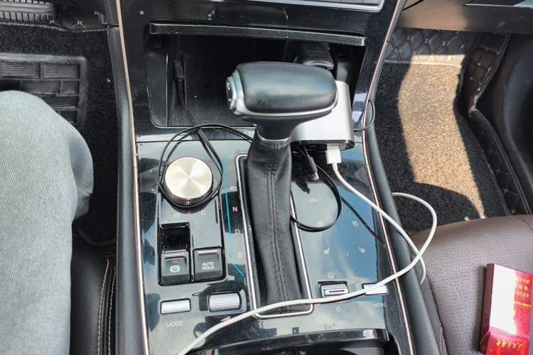 Used GAC Trumpchi GS5 2019 270T Automatic Luxury Edition Gear Lever