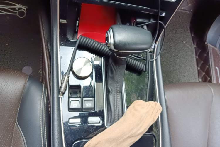 Used GAC Trumpchi GS5 2019 270T Automatic Luxury Edition Gear Lever