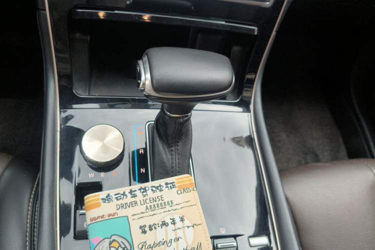 Used GAC Trumpchi GS5 2019 270T Automatic Luxury Edition Gear Lever