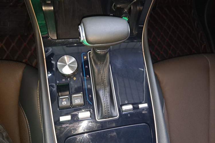 Used GAC Trumpchi GS5 2019 270T Automatic Luxury Edition Gear Lever