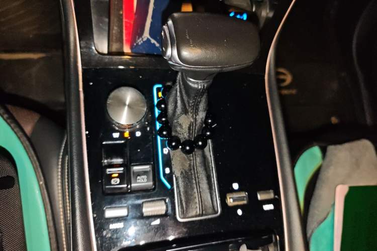 Used GAC Trumpchi GS5 2019 270T Automatic Luxury Edition Gear Lever