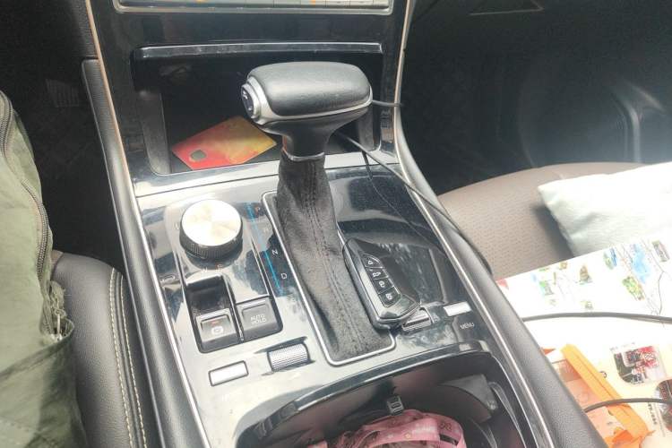 Used GAC Trumpchi GS5 2019 270T Automatic Elite Edition Gear Lever