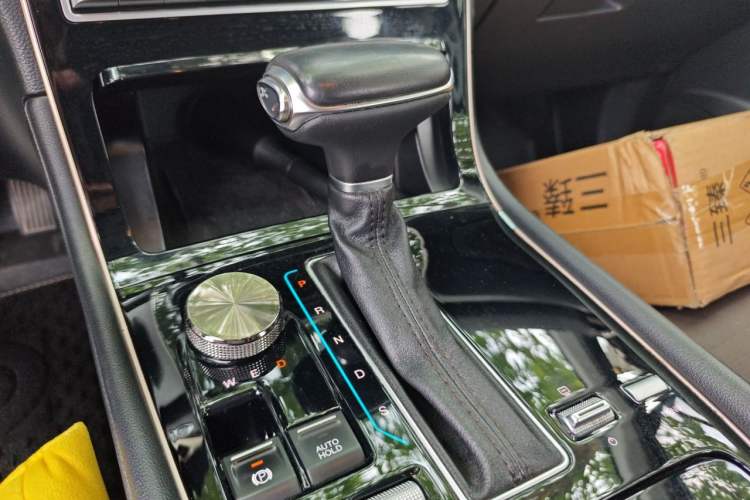 Used GAC Trumpchi GS5 2019 270T Automatic Luxury Edition Gear Lever