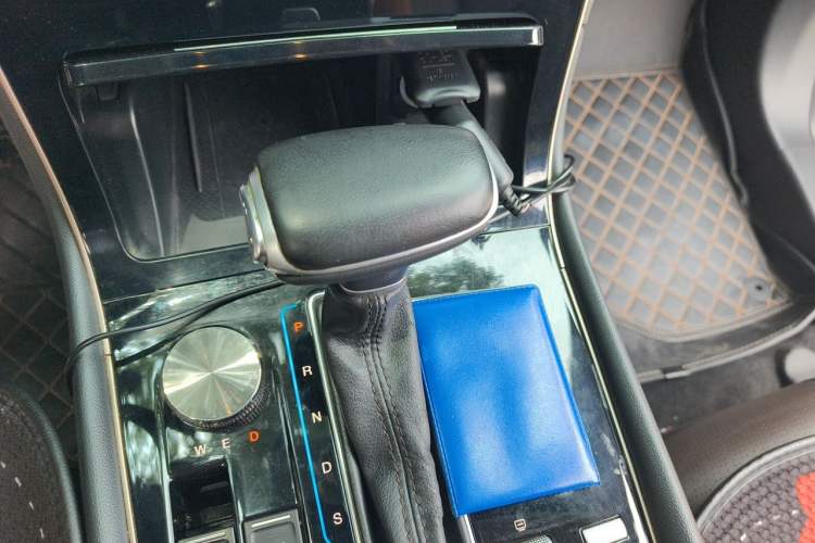 Used GAC Trumpchi GS5 2019 270T Automatic Luxury Edition Gear Lever