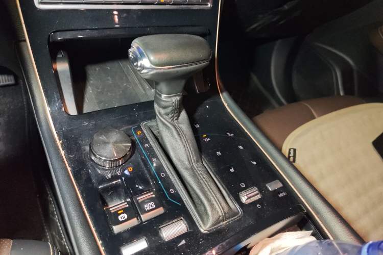 Used GAC Trumpchi GS5 2019 270T Automatic Prestige Edition Gear Lever