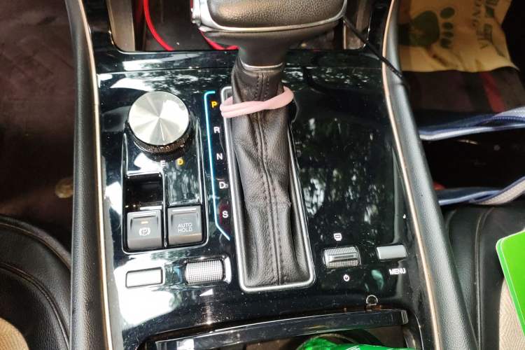 Used GAC Trumpchi GS5 2019 270T Automatic Luxury Edition Gear Lever