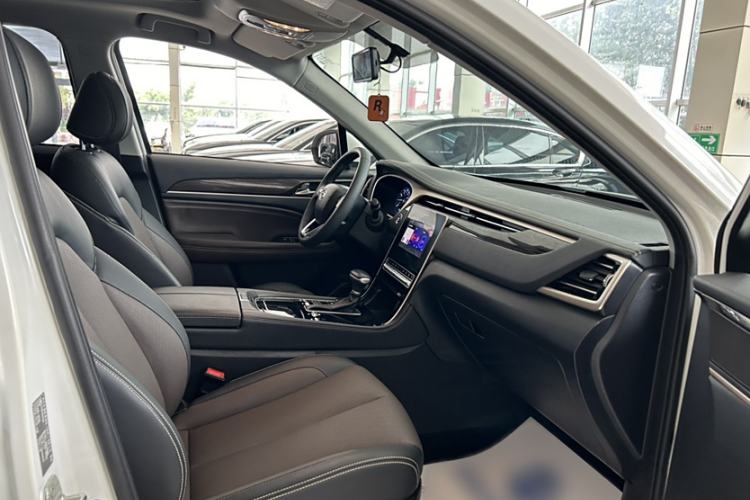 Used GAC Trumpchi GS5 2019 270T Automatic Elite Edition Interior 4