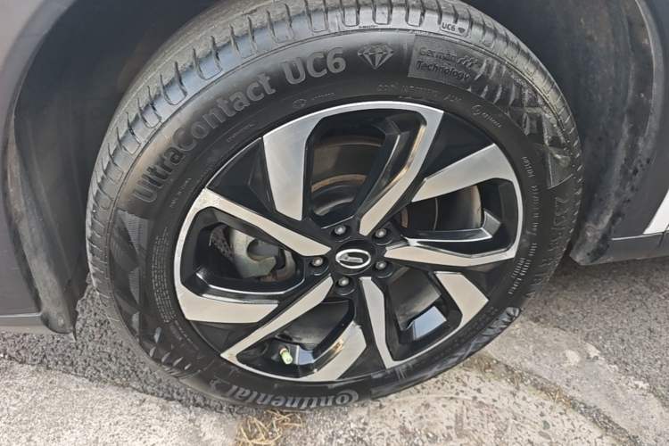 Used GAC Trumpchi GS5 2019 270T Automatic Luxury Edition Left Front Wheel Hub